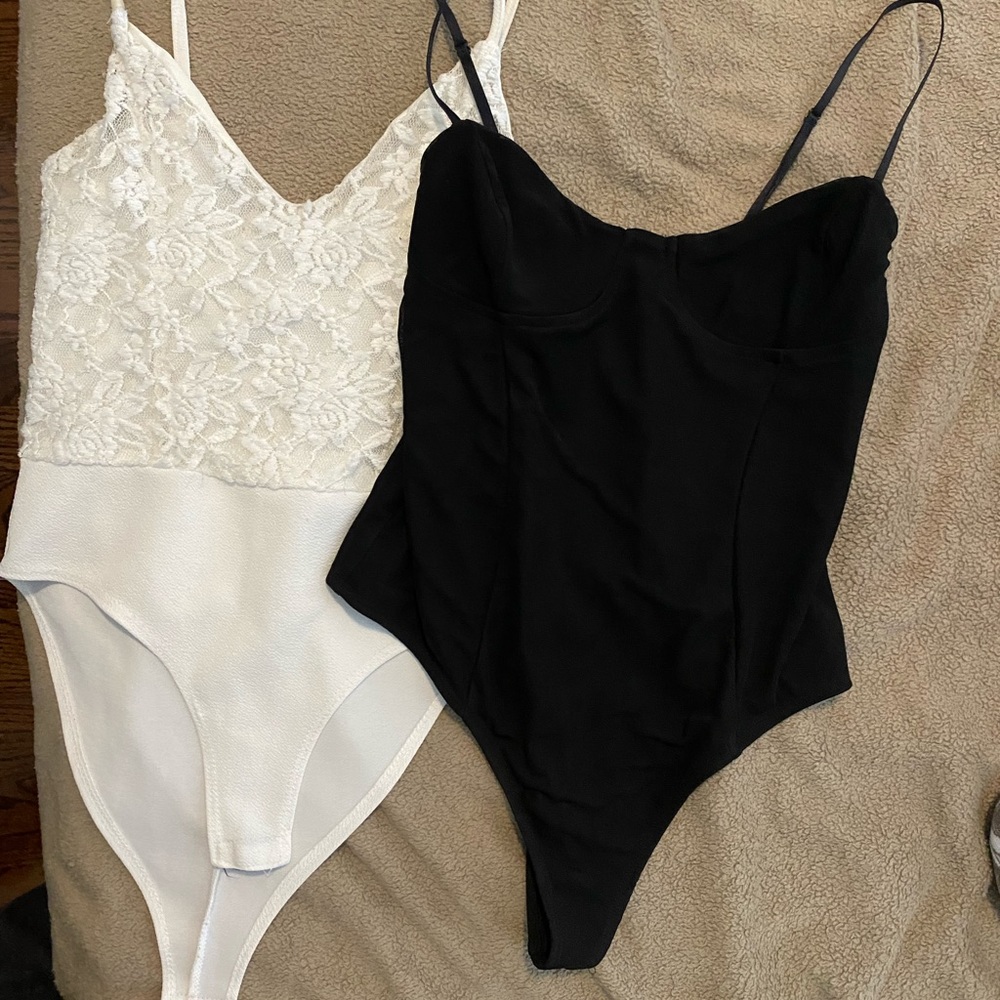 2 pack medium bodysuit bundle: White and Black